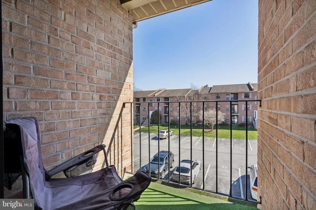 property at 2319 Pond View Dr