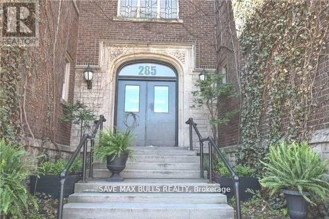 property at 285 King St W
