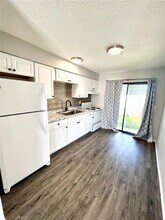 5729 21st Ave N in St. Petersburg, FL - Building Photo - Building Photo