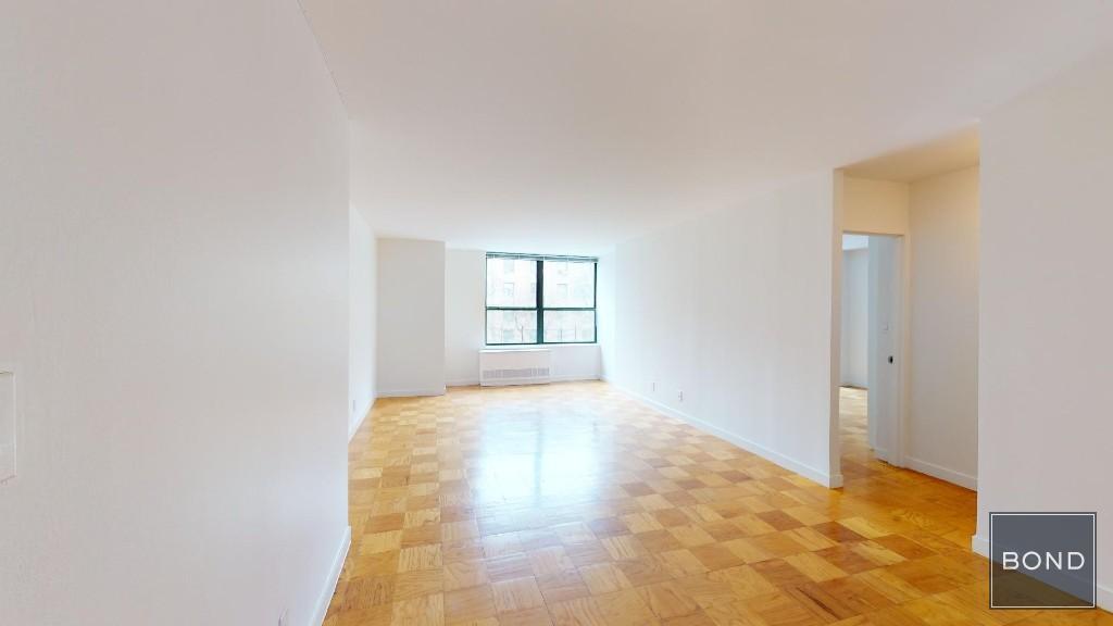 247 W 87th St in New York, NY - Building Photo