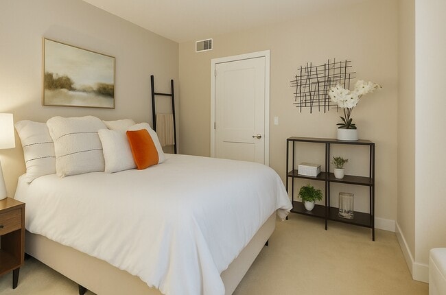 4182 Sunswept Dr, Unit 2 in Studio City, CA - Building Photo - Building Photo