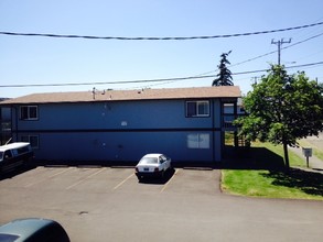 Madison Street Apartments in Albany, OR - Building Photo - Building Photo