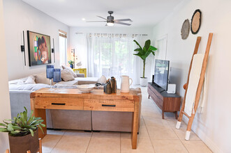 6788 Via Regina in Boca Raton, FL - Building Photo - Building Photo