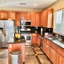 28415 Silverking Trail in Santa Clarita, CA - Building Photo - Building Photo