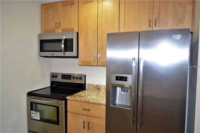 4028 Crockers Lake Blvd, Unit 717 in Sarasota, FL - Building Photo - Building Photo