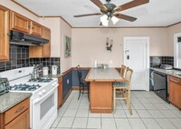 404 Mount Auburn St, Unit 2 in Watertown, MA - Building Photo - Building Photo