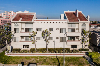 Lido Apartments - 3500 Mentone Ave in Los Angeles, CA - Building Photo - Building Photo