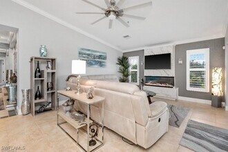 10090 Lake Cove Dr in Ft. Myers, FL - Building Photo - Building Photo