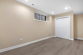 1635 N Ashland Ave, Unit G in Chicago, IL - Building Photo - Building Photo
