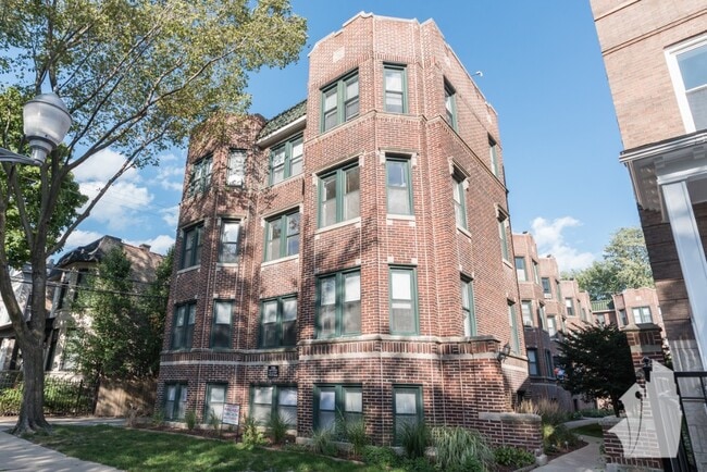 3835 N Greenview Ave, Unit 1 in Chicago, IL - Building Photo - Building Photo