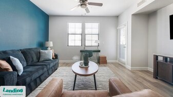 9242 W Russell Rd in Las Vegas, NV - Building Photo