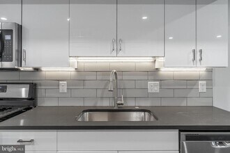 752 S 8th St in Philadelphia, PA - Building Photo - Building Photo