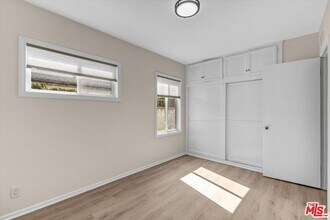 7022 Cantaloupe Ave in Los Angeles, CA - Building Photo - Building Photo