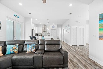 83 Pescayo Ave in Marathon, FL - Building Photo - Building Photo