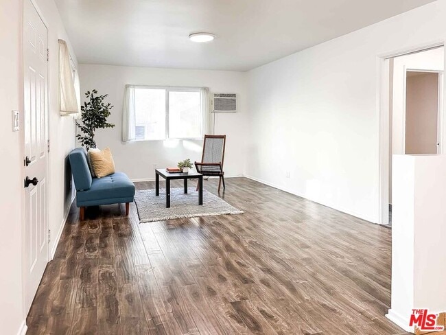 1421 Waterloo St in Los Angeles, CA - Building Photo - Building Photo