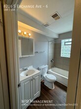 8216 S Exchange Ave in Chicago, IL - Building Photo - Building Photo