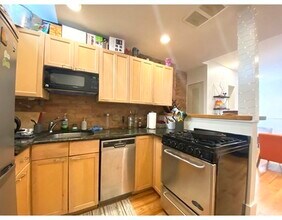 9 Revere St-Unit -8 in Boston, MA - Building Photo - Building Photo