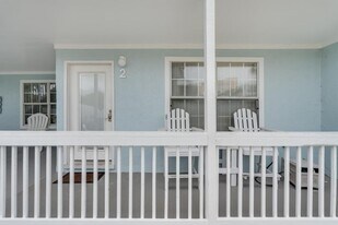 17642 Front Beach Rd in Panama City Beach, FL - Building Photo