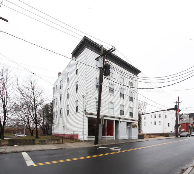 899-903 Bank St in Waterbury, CT - Building Photo - Building Photo