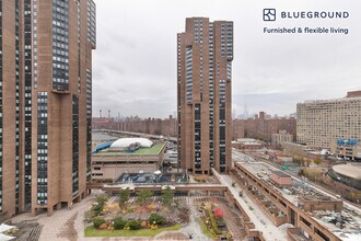 30 Waterside Plaza in New York, NY - Building Photo - Building Photo