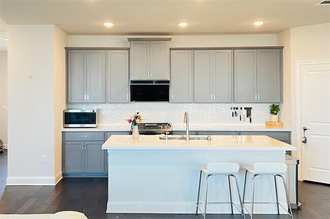 15601 Ellinger Dr in Austin, TX - Building Photo - Building Photo