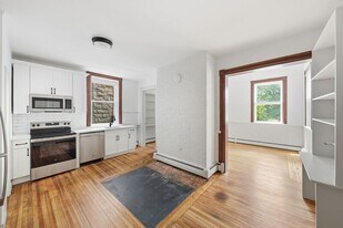 245 Clinton St in Saratoga Springs, NY - Building Photo