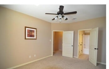 3325 General Pkwy, Unit 4 in College Station, TX - Building Photo - Building Photo