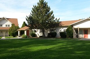Pioneer Commons in Milton-Freewater, OR - Building Photo