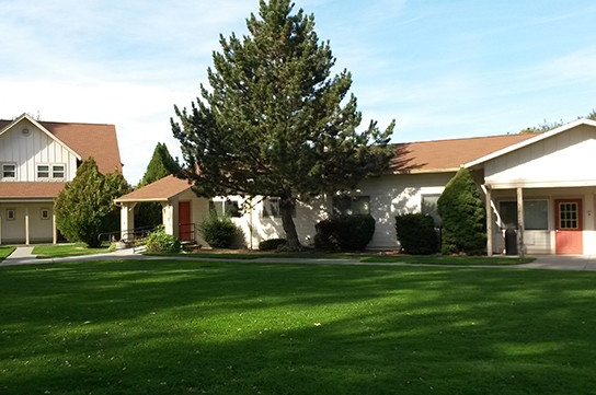 Pioneer Commons in Milton-Freewater, OR - Foto de edificio