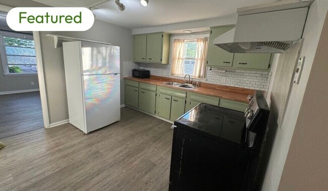 72 Bannard Ave, Unit upper