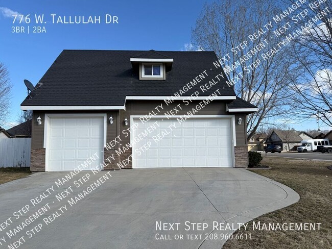 property at 776 W Tallulah Dr