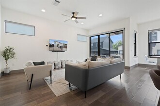 7309 Providence Ave, Unit 759 in Austin, TX - Building Photo - Building Photo