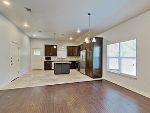 1414 Record Crossing Rd in Dallas, TX - Building Photo - Building Photo