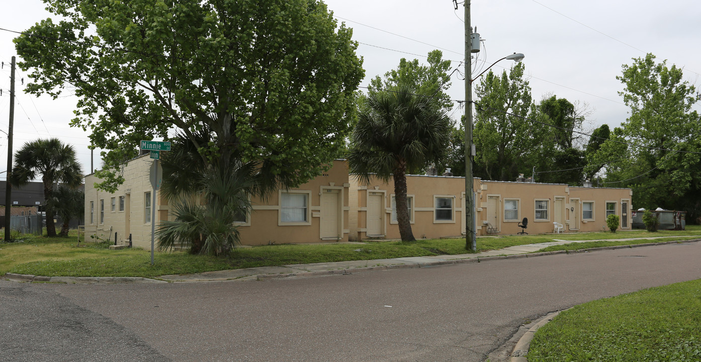 821-835 Minnie St in Jacksonville, FL - Foto de edificio