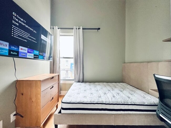 Furnished room/NOT APARTMENT in Queens, NY - Foto de edificio - Building Photo