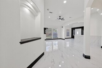 10703 White Bridge Ln in Sugar Land, TX - Building Photo - Building Photo