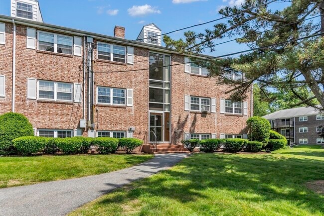 property at 23 Edgelawn Ave