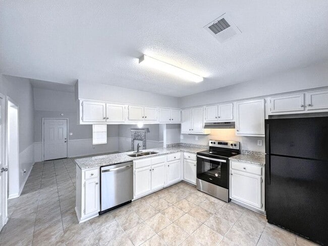 5880 Waverly Dr in Horn Lake, MS - Building Photo - Building Photo