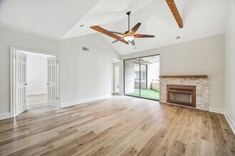 5210 Weslayan St in Houston, TX - Building Photo - Building Photo