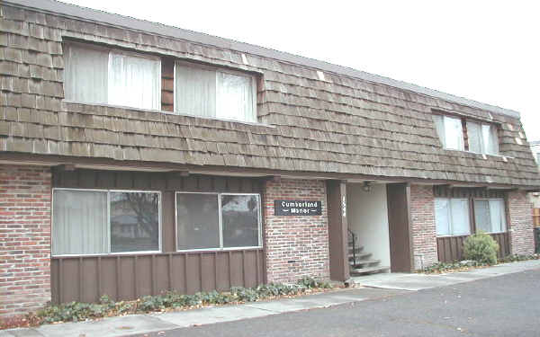 Cumberland Manor in Tracy, CA - Building Photo