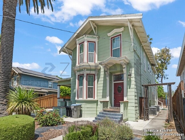 property at 142 N 15th St
