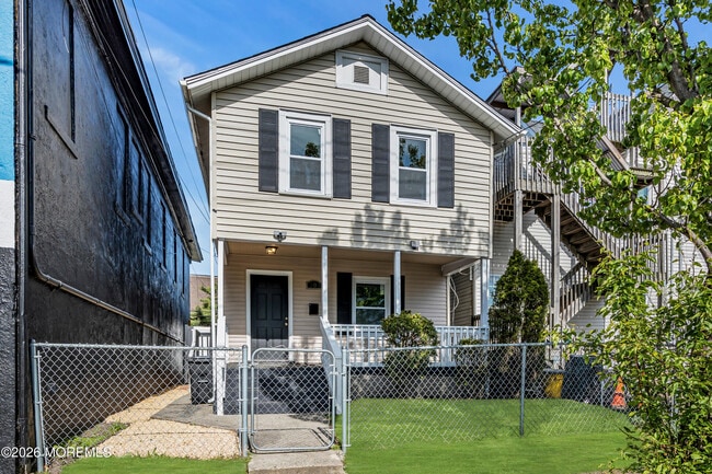 303 Comstock St in Asbury Park, NJ - Building Photo - Building Photo