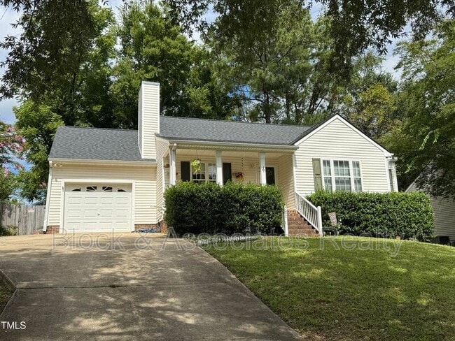 property at 122 Alberbury Commons Ct
