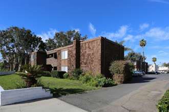 Acacia Apartments in Carlsbad, CA - Building Photo - Building Photo