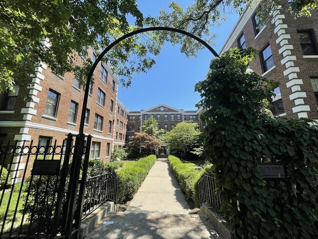 62 Queensberry St, Unit 2