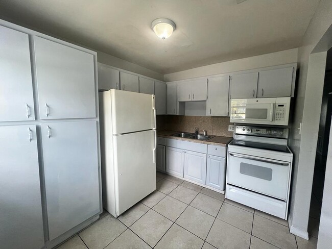 property at 3210 Louisiana Ave