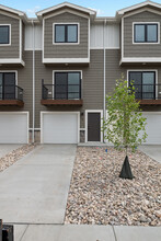 1202 E Flint St, Unit B in Laramie, WY - Building Photo - Building Photo