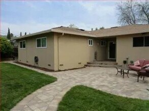 251 Callan St in Milpitas, CA - Building Photo - Building Photo