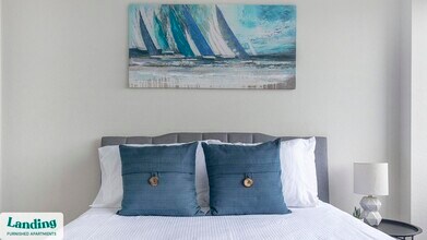 305 Dr. M.L.K. Jr St S, Unit 410 in St. Petersburg, FL - Foto de edificio - Building Photo