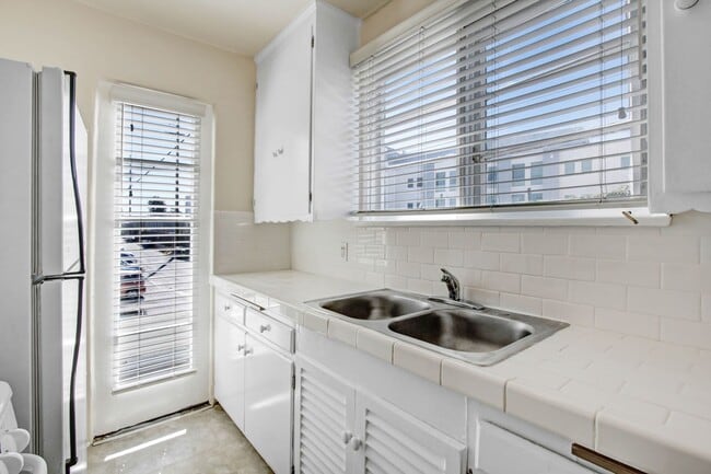 2202-2206 20th St in Santa Monica, CA - Foto de edificio - Building Photo